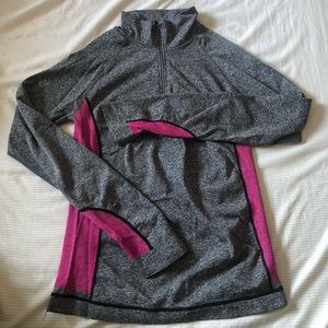 Long sleeve athletic 1/4 zip up